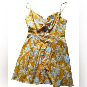 BNWT Suzy shier yellow flower dress